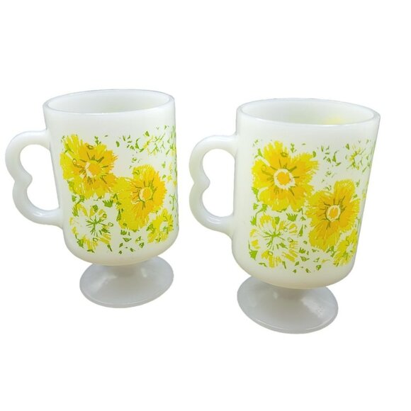 Correlle Cup Mug Set of 2 Yellow Floral Milk Glass Flowers Footed Finger Handle - Picture 2 of 10